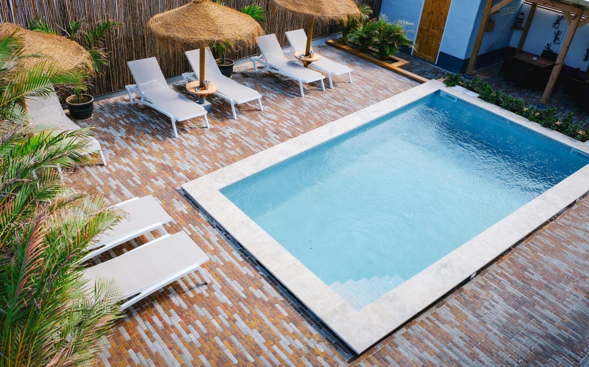 Tiki Blou - Mini Resort Centraal Gelegen Tussen Mambo Beach & Jan Thiel ウィレムスタッド エクステリア 写真